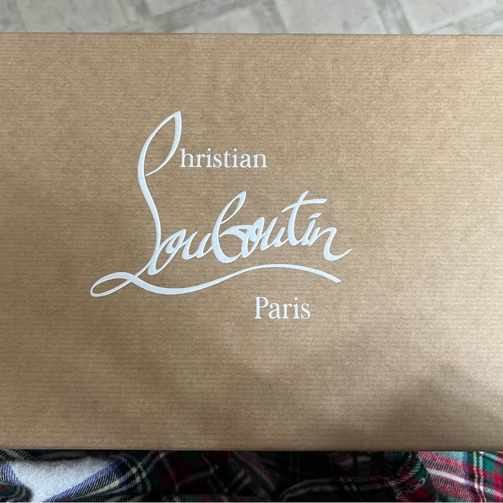 New with tags Christian Louboutin Alligator embossed calf leather sandals